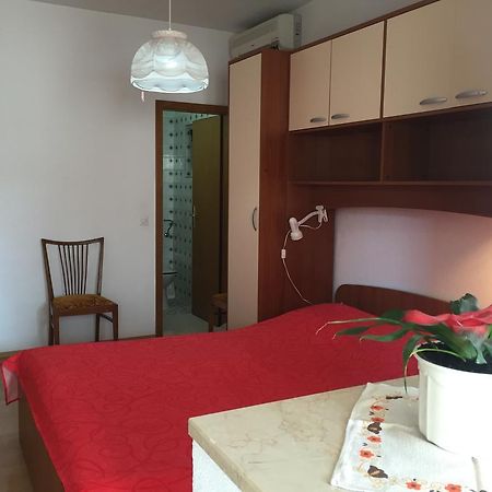 Apartments Bilic Nemira Omis Bagian luar foto