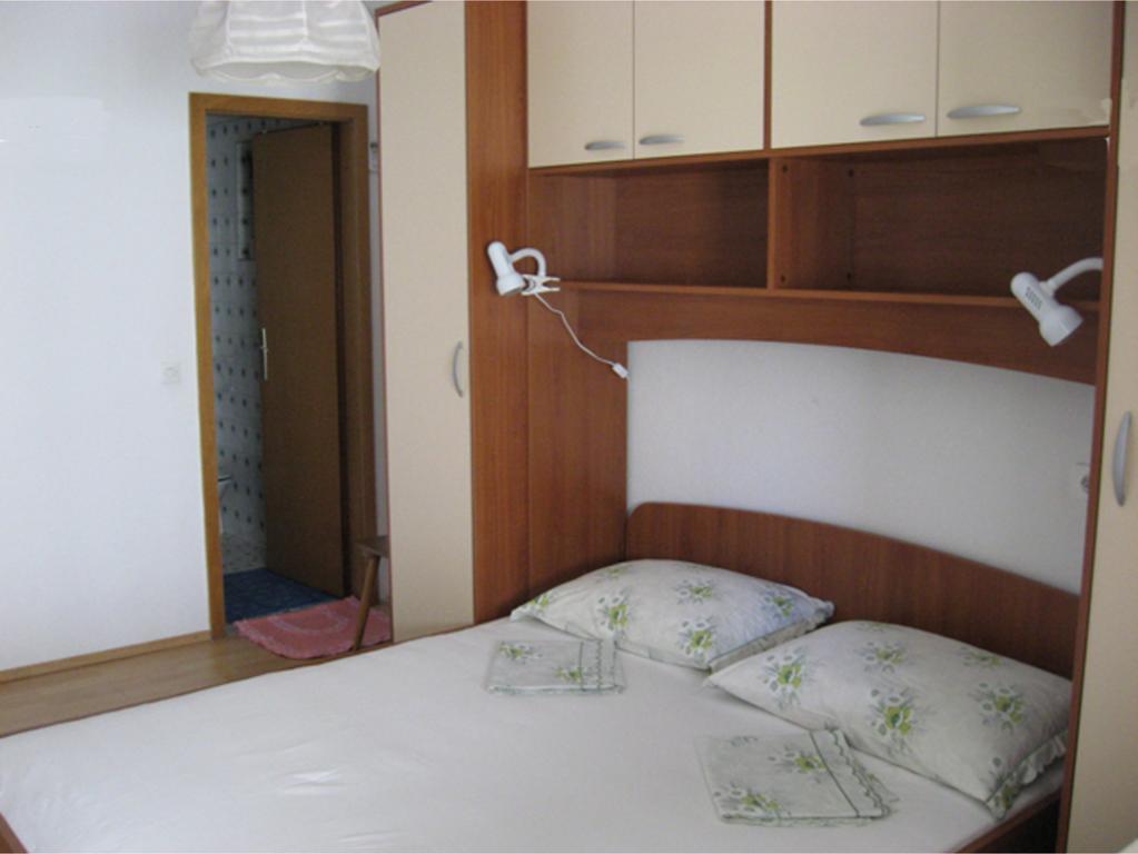 Apartments Bilic Nemira Omis Bagian luar foto