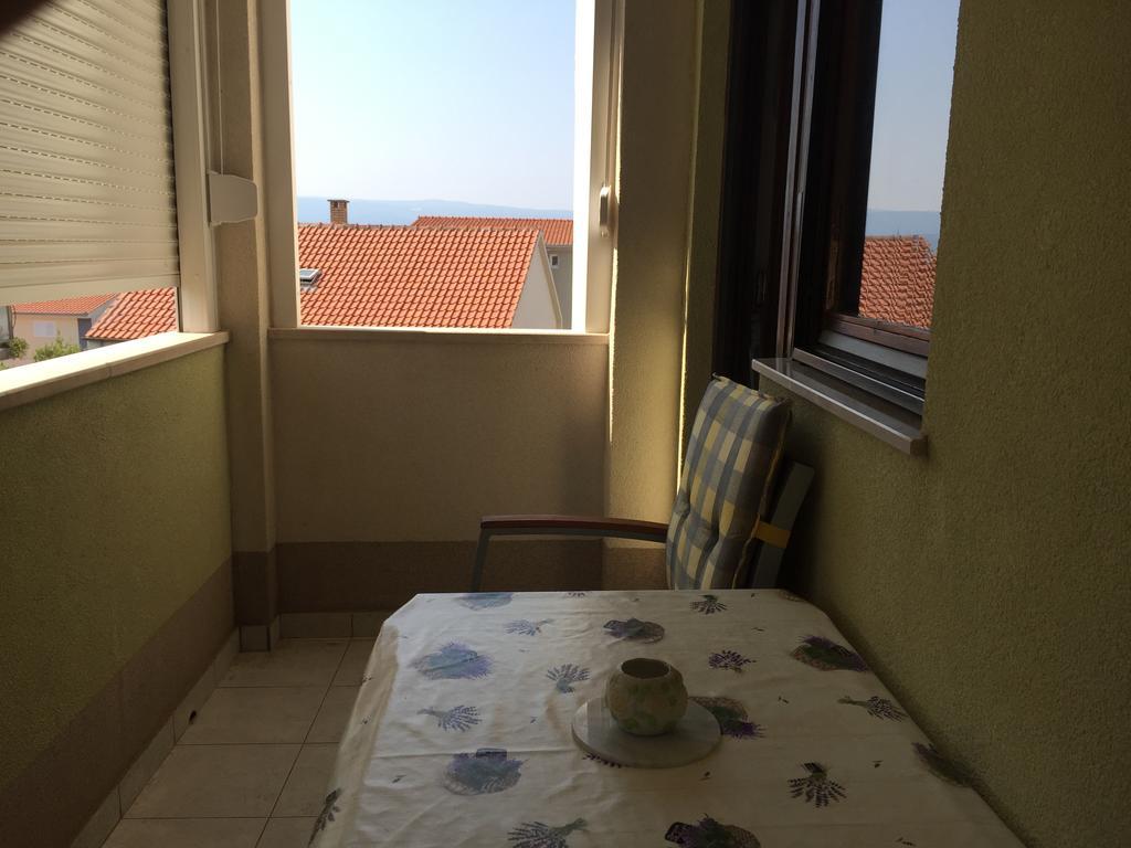 Apartments Bilic Nemira Omis Bagian luar foto