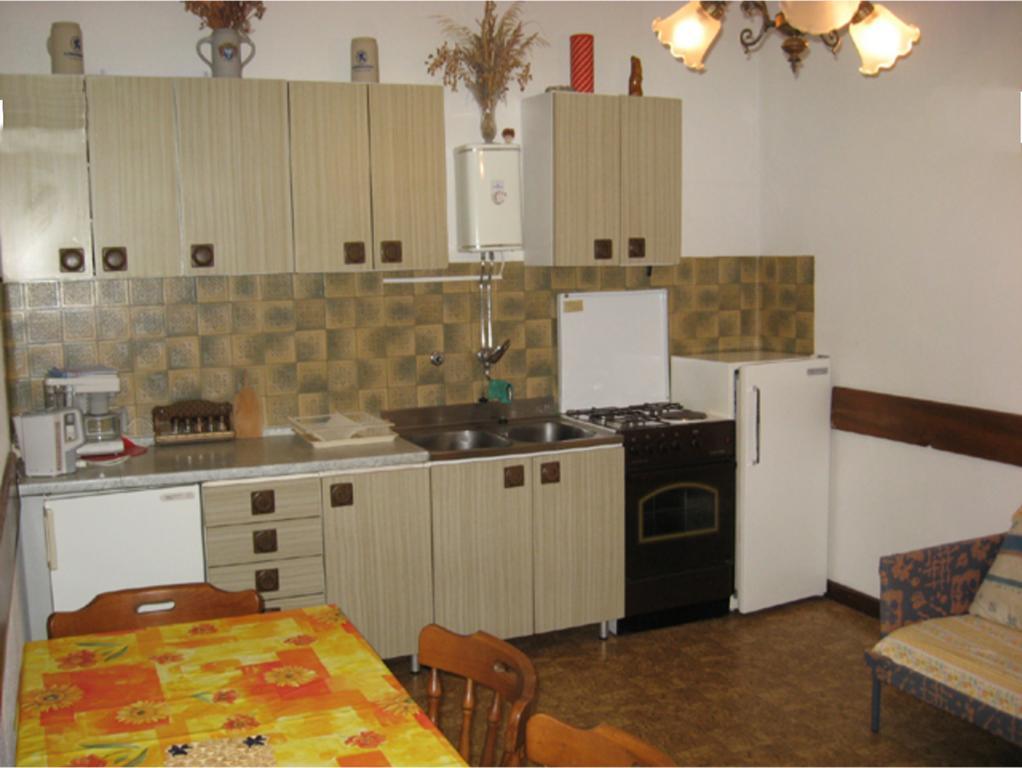 Apartments Bilic Nemira Omis Bagian luar foto