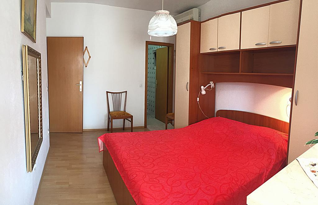 Apartments Bilic Nemira Omis Bagian luar foto
