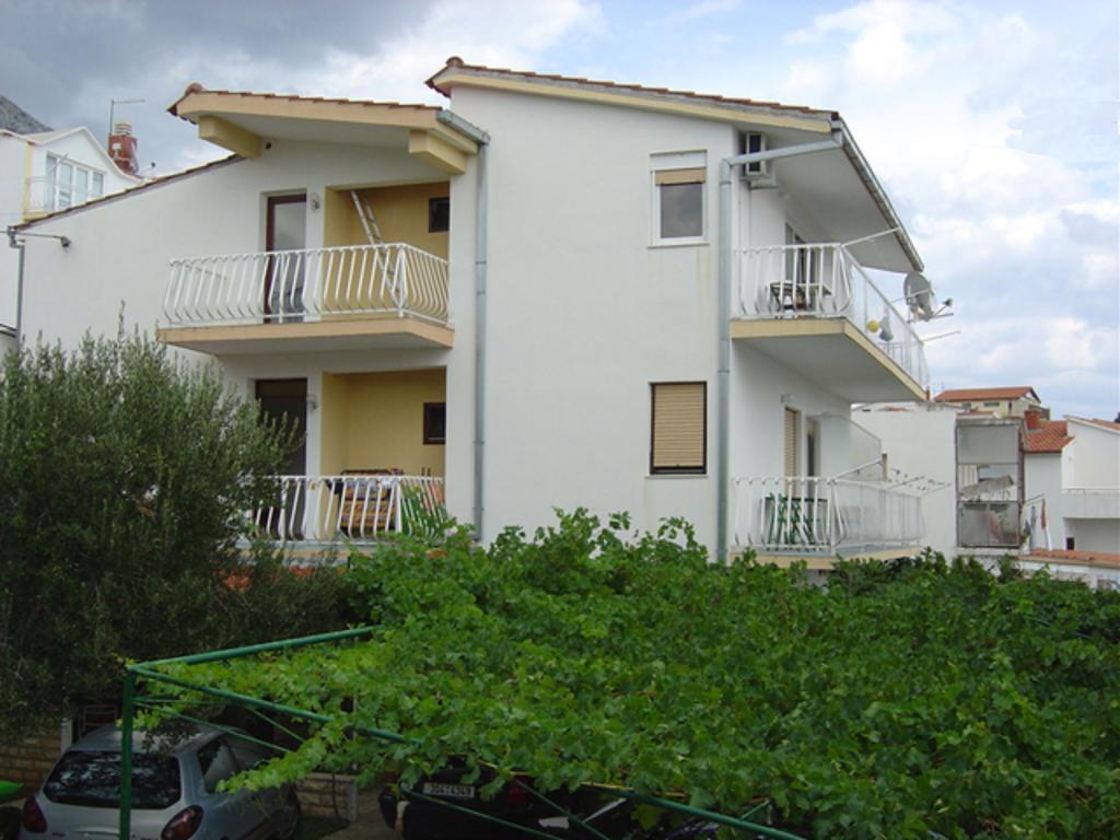 Apartments Bilic Nemira Omis Bagian luar foto